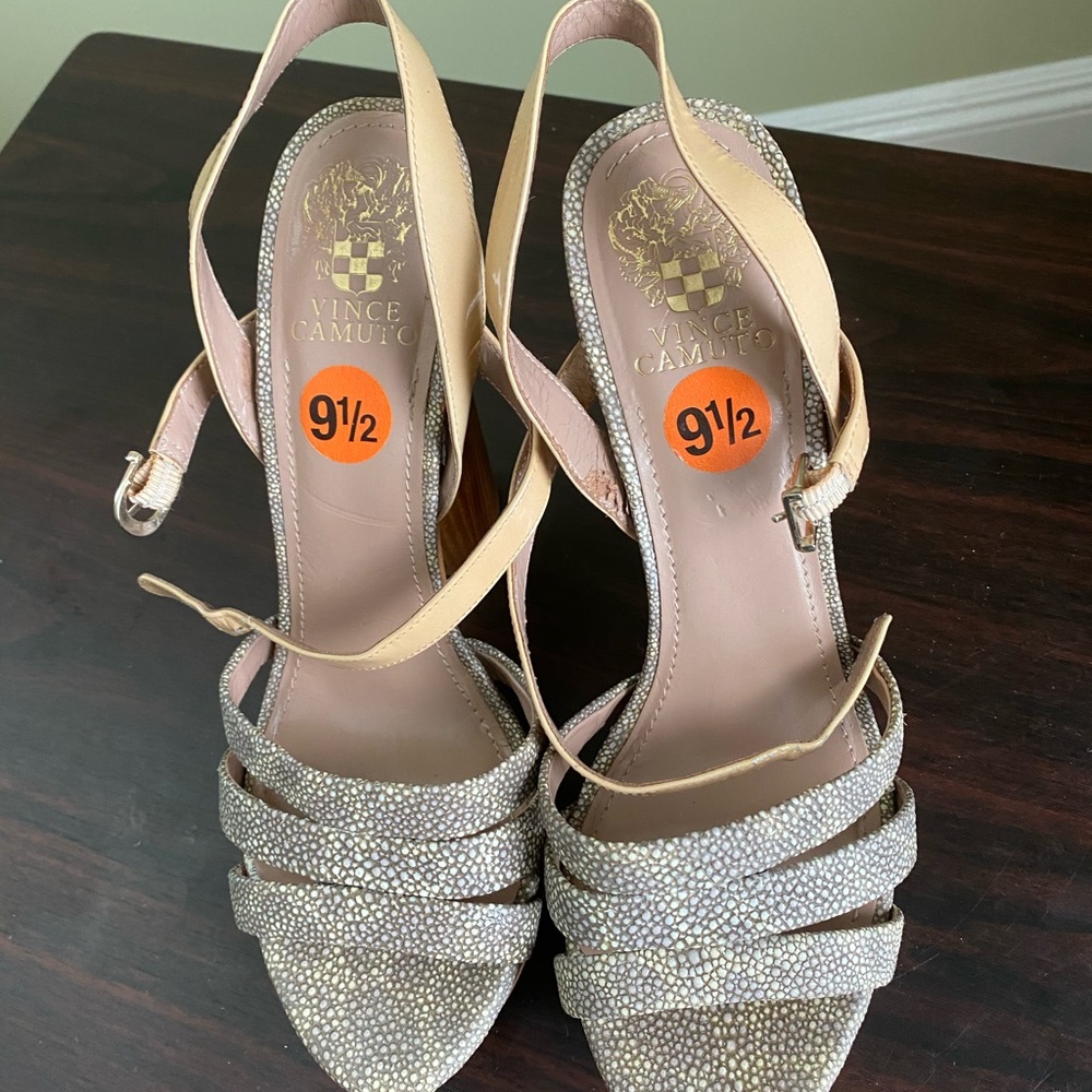Used Vince Camoto 9.5 heel Sandal